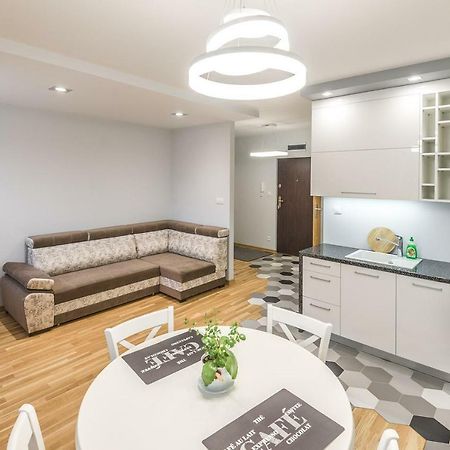 Apartament 48M W Centrum Grojca Grojec  Exterior foto