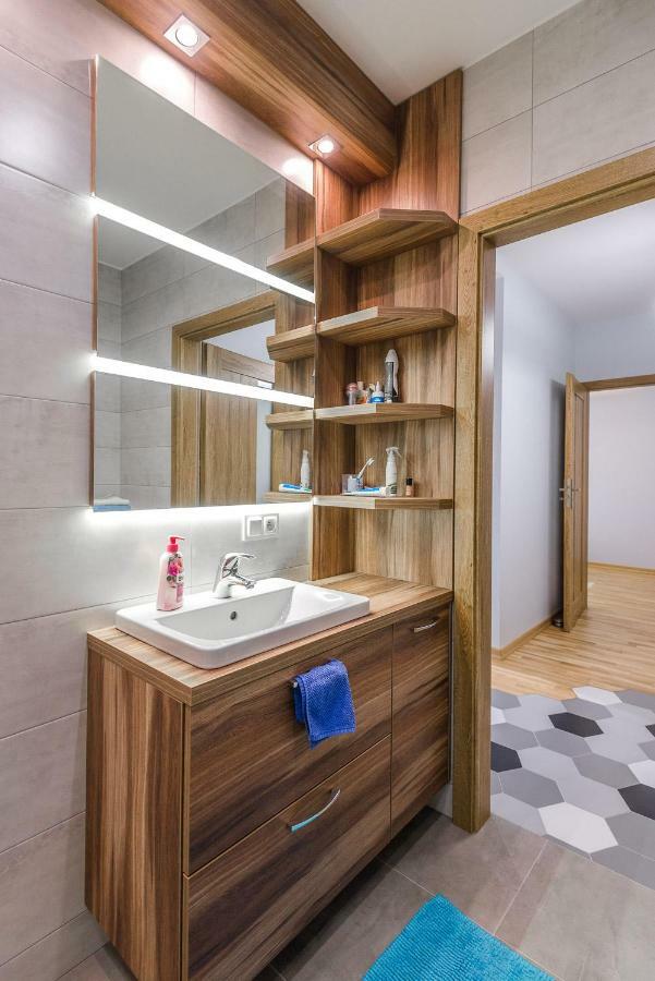 Apartament 48M W Centrum Grojca Grojec  Exterior foto
